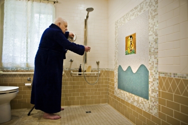 Low Vision accessible shower