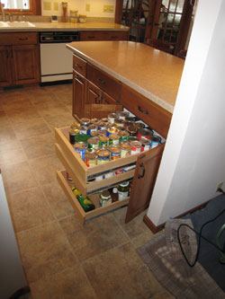 Adjustable pantry drawers